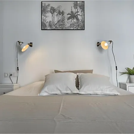 Сasa de vacaciones Modern Townhouse & Jacuzzi Silhouse *